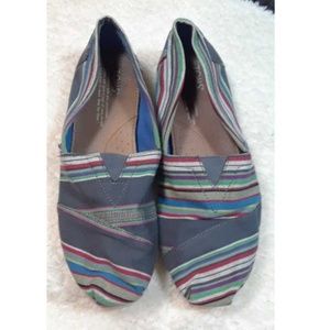 Tom's worn once mens 8/women's 9